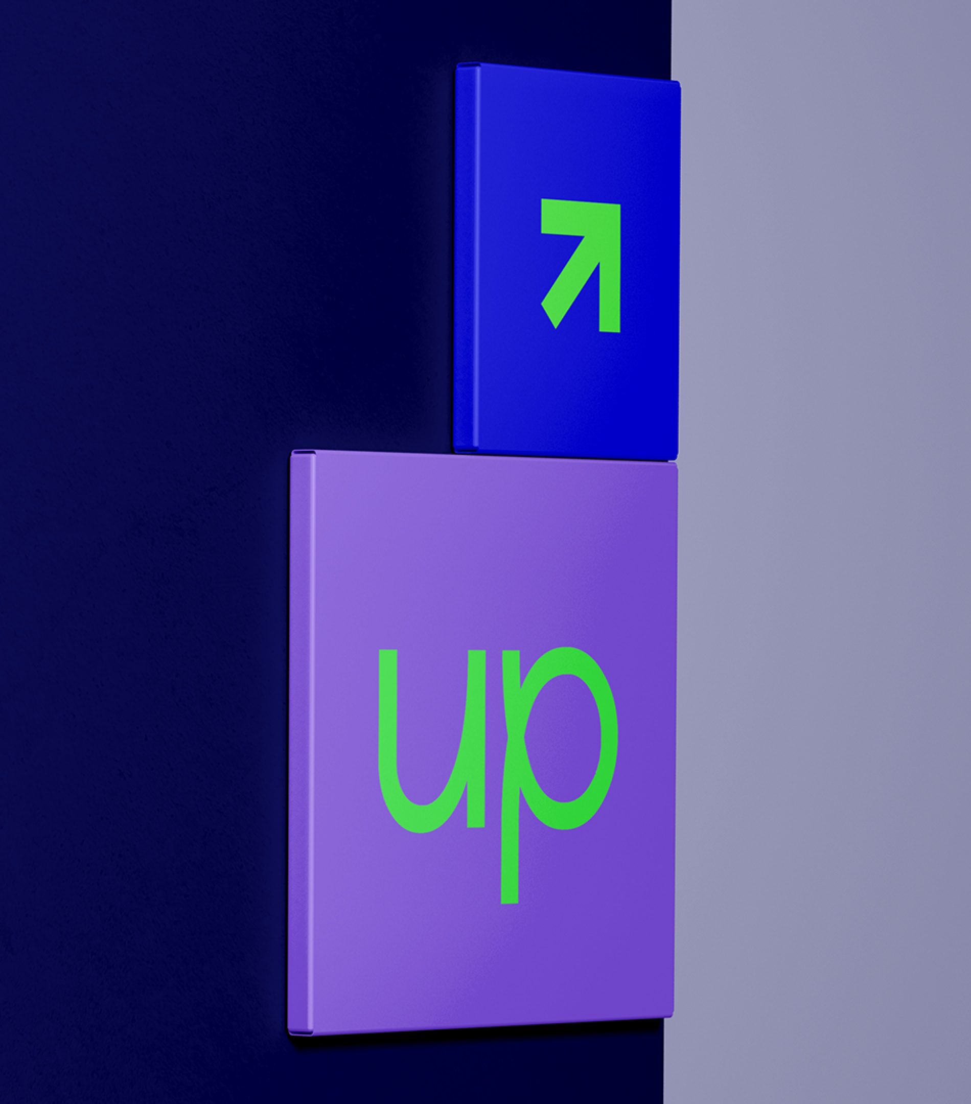 Placas de sinalização com a seta verde sobre azul e o nome up sobre roxo